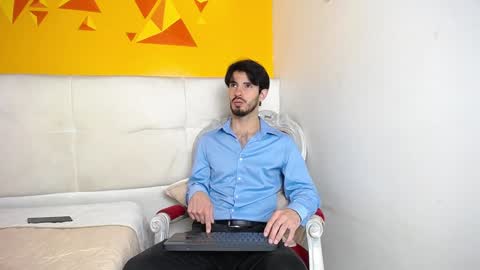 LiamLuxe online show from 12-30-24, 12:20