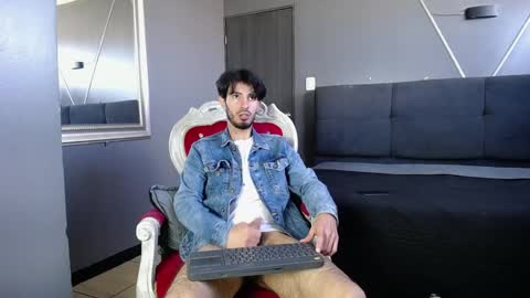 LiamLuxe online show from 12-31-24, 04:04