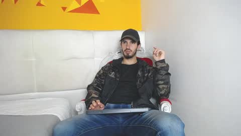 LiamLuxe online show from 01-27-25, 06:41