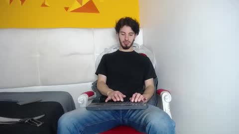 LiamLuxe online show from 02-18-25, 03:43