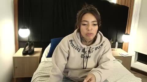 Snapshot of liamonroee_ chatting on 03-10-26, 12:10 L I A M O N R O E online show from 03-10-26, 12:10