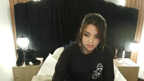 Snapshot of liamonroee_ chatting on 03-15-26, 12:11 L I A M O N R O E online show from 03-15-26, 12:11