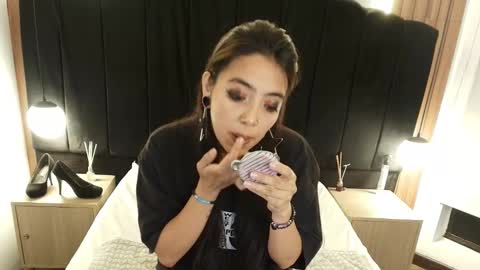 Snapshot of liamonroee_ chatting on 03-19-26, 12:42 L I A M O N R O E online show from 03-19-26, 12:42