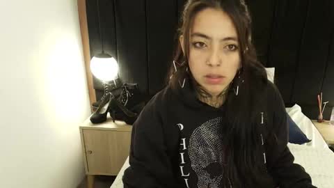 Snapshot of liamonroee_ chatting on 03-22-26, 12:19 L I A M O N R O E online show from 03-22-26, 12:19