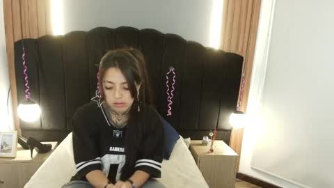 Snapshot of liamonroee_ chatting on 04-12-26, 11:59 L I A M O N R O E online show from 04-12-26, 11:59