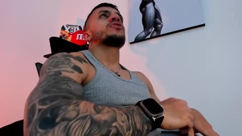 Snapshot of liamreigns_ chatting on 03-03-25, 11:35 liam online show from 03-03-25, 11:35