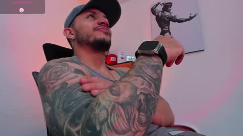 Snapshot of liamreigns_ chatting on 09-16-25, 09:43 liam online show from 09-16-25, 09:43