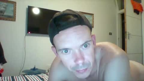 Snapshot of liamrosezn chatting on 01-16-26, 08:13 LiamRose online show from 01-16-26, 08:13