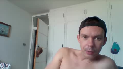 Snapshot of liamrosezn chatting on 05-01-26, 08:08 LiamRose online show from 05-01-26, 08:08