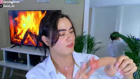 Snapshot of liamtaylor_ chatting on 01-05-26, 09:51 Tell me Liam online show from 01-05-26, 09:51
