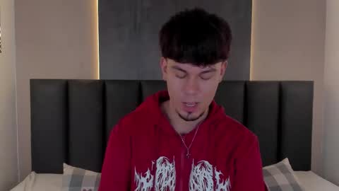 Liam Thunder online show from 11-18-25, 03:01