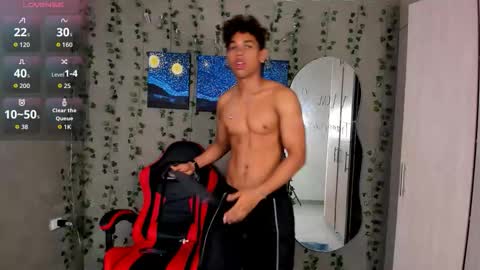 Snapshot of liamvibes212 chatting on 03-15-26, 01:06 liamvibes212 online show from 03-15-26, 01:06