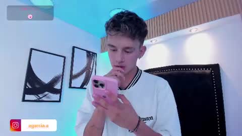 Snapshot of liamwild20 chatting on 06-15-26, 04:36 liam online show from 06-15-26, 04:36