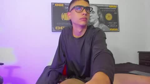 Snapshot of lian_23_ chatting on 12-17-24, 01:16    online show from 12-17-24, 01:16