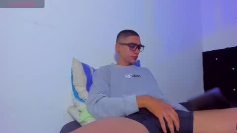 Snapshot of lian_23_ chatting on 10-27-25, 11:58    online show from 10-27-25, 11:58