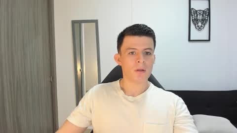 Snapshot of lian_eathan chatting on 10-18-25, 09:37 lian_eathan online show from 10-18-25, 09:37