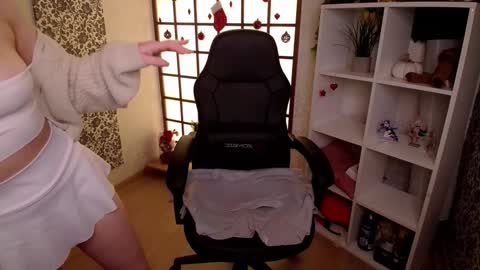 Liana online show from 01-28-25, 05:22