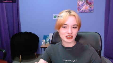 Snapshot of liana_kisses chatting on 01-16-25, 02:19 Little Liana online show from 01-16-25, 02:19