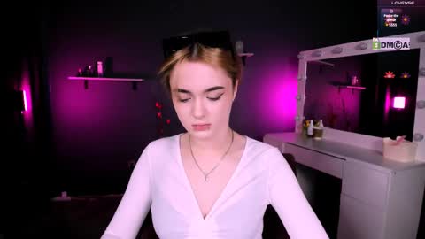 Snapshot of liana_kisses chatting on 03-08-25, 08:03 Little Liana online show from 03-08-25, 08:03