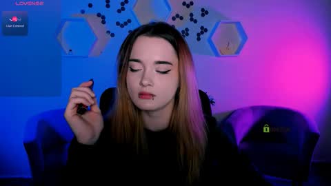 Little Liana  online show from 11-28-25, 08:00