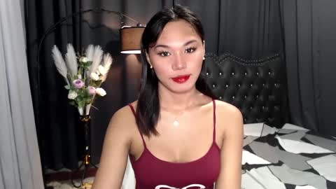 Snapshot of liane_mei chatting on 02-16-25, 11:16 Liane online show from 02-16-25, 11:16