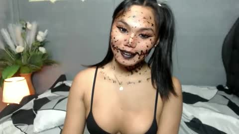 Snapshot of liane_mei chatting on 10-30-25, 11:27 Liane online show from 10-30-25, 11:27