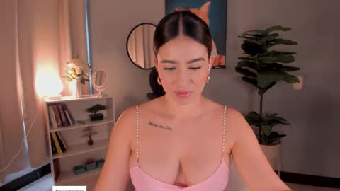 Lia online show from 11-11-25, 12:16