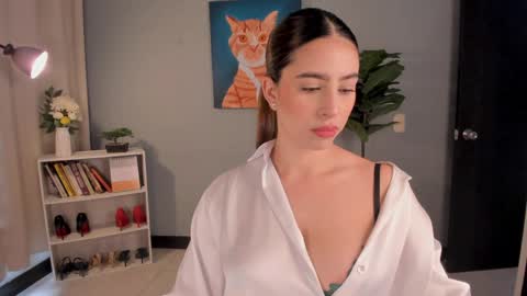 Lia online show from 04-06-26, 01:12