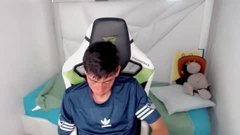 Snapshot of liarr_ chatting on 02-14-26, 08:16 LIAR online show from 02-14-26, 08:16