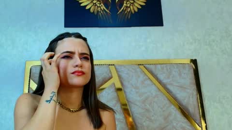 Snapshot of liaruso chatting on 12-24-24, 12:44 liaross online show from 12-24-24, 12:44