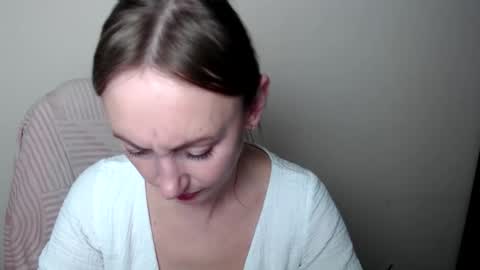 Lia online show from 02-12-26, 01:06