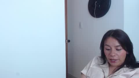 LIA TAYLOR  online show from 01-17-25, 07:05