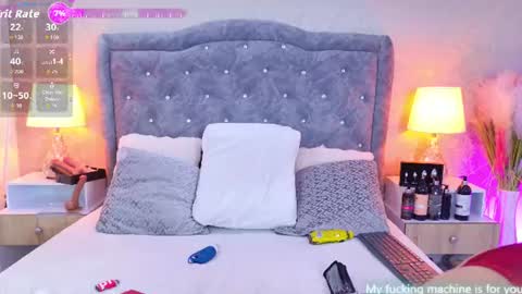 Snapshot of liateylor chatting on 07-05-26, 07:10 Lia online show from 07-05-26, 07:10