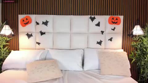 Snapshot of liatink chatting on 10-31-25, 05:25 LIA TINK online show from 10-31-25, 05:25