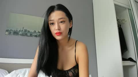 Lia online show from 11-12-25, 04:02