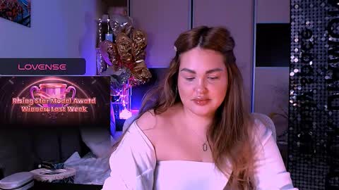 libra_mia online show from 11-23-25, 02:50