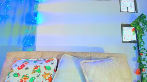 Snapshot of liccy_hall chatting on 12-17-25, 11:38 Valentina Hall online show from 12-17-25, 11:38