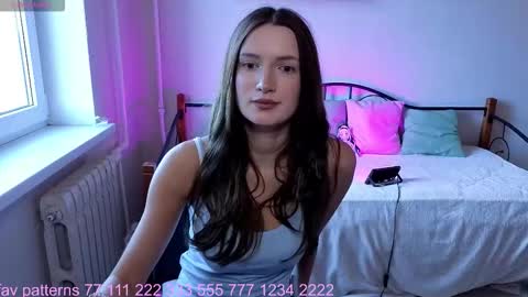 Snapshot of lick_it_up_big_boy chatting on 09-26-25, 01:15 Welcome guys in my room Im Claire online show from 09-26-25, 01:15