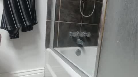 lickurlipz1 online show from 02-05-26, 08:52