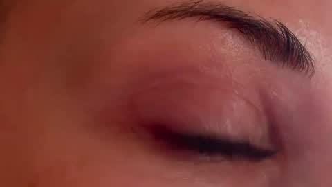 Snapshot of lierie chatting on 02-10-26, 12:53 its my birthday today so im offline but id be so happy if you felt like sending me a birthday love while im away online show from 02-10-26, 12:53