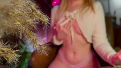 Snapshot of lierie chatting on 02-13-26, 09:55 its my birthday today so im offline but id be so happy if you felt like sending me a birthday love while im away online show from 02-13-26, 09:55