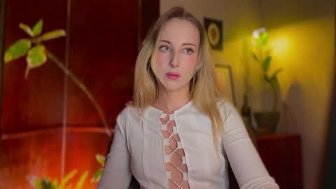 Snapshot of lierie chatting on 02-22-26, 05:22 its my birthday today so im offline but id be so happy if you felt like sending me a birthday love while im away online show from 02-22-26, 05:22