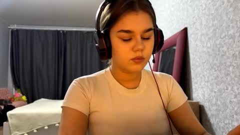 Anna online show from 12-04-25, 04:38