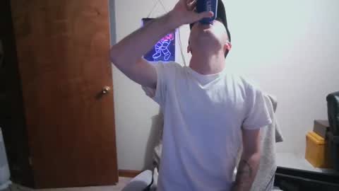 Snapshot of lieutenant85 chatting on 04-03-26, 11:14 LT85 online show from 04-03-26, 11:14