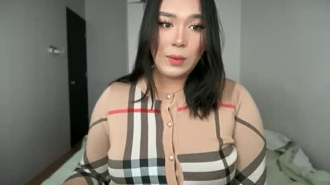 Snapshot of lifeisbeautifulwith__maxine chatting on 07-24-26, 12:19 Maxine online show from 07-24-26, 12:19