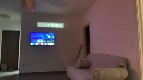 Snapshot of liferacw chatting on 06-18-26, 08:57 SofieXxxDoll online show from 06-18-26, 08:57
