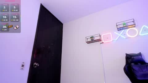 Snapshot of light_eyes_ chatting on 05-09-26, 03:17 Jhonatan online show from 05-09-26, 03:17