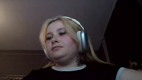 light_lunaa online show from 07-15-26, 04:34