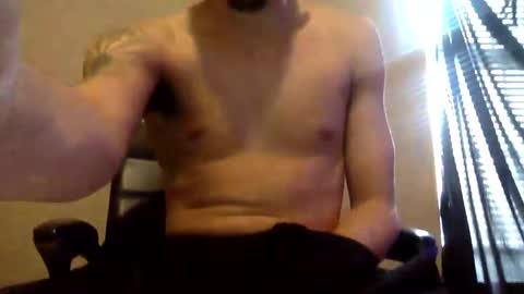 Snapshot of lightskinfreak317 chatting on 12-30-24, 08:58 CUM HAVE FUN HELP ME CUM online show from 12-30-24, 08:58