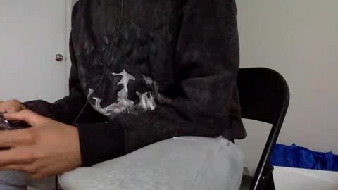 Snapshot of lightskinfreak317 chatting on 02-19-25, 09:58 CUM HAVE FUN HELP ME CUM online show from 02-19-25, 09:58